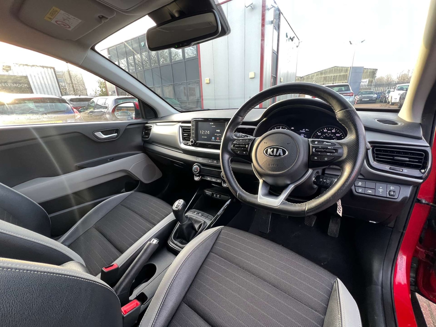 Used Kia Stonic 2018 for sale - 77022649: Photo 27