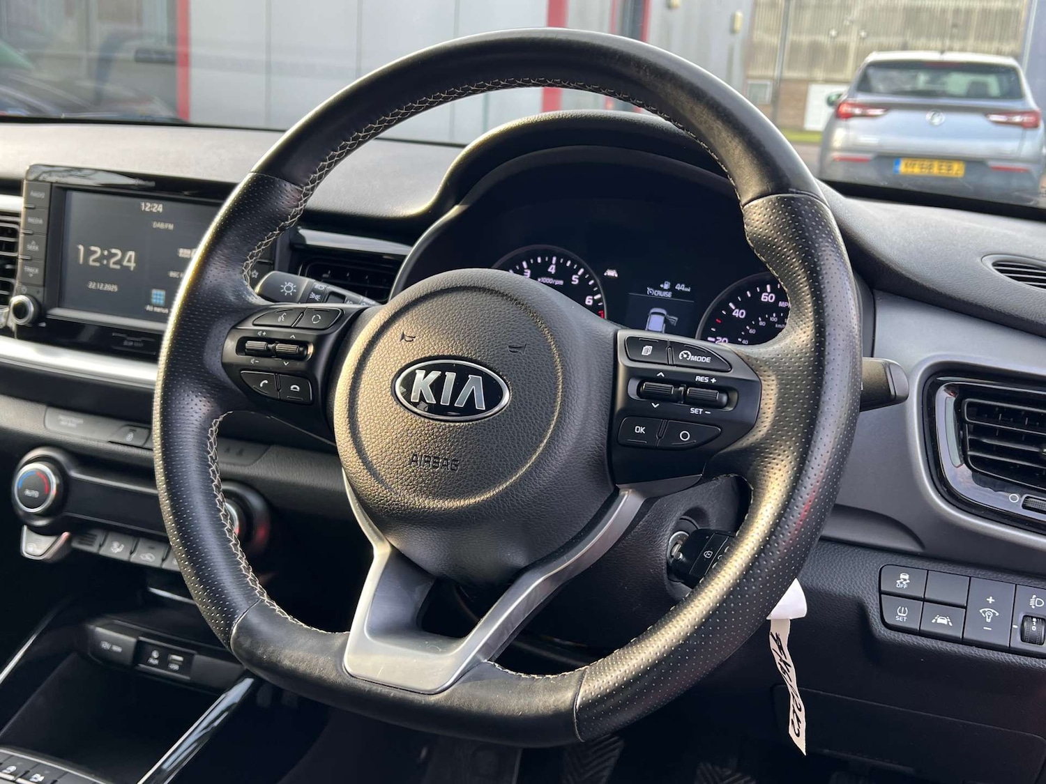 Used Kia Stonic 2018 for sale - 77022649: Photo 29