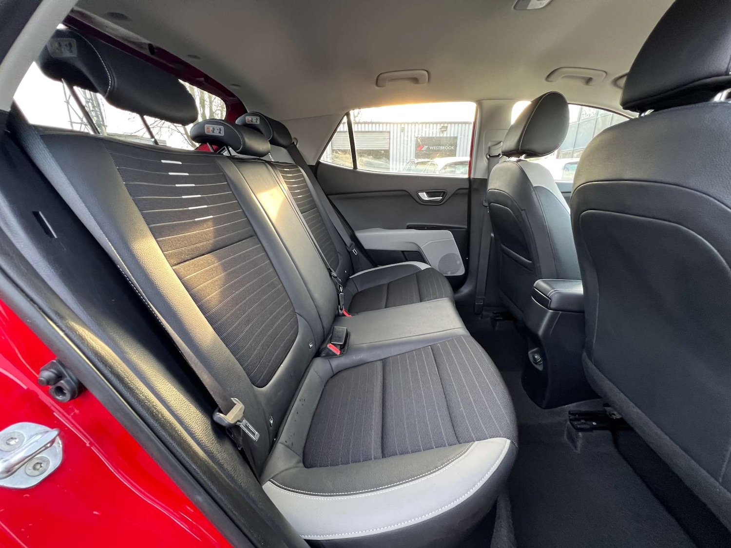 Used Kia Stonic 2018 for sale - 77022649: Photo 33