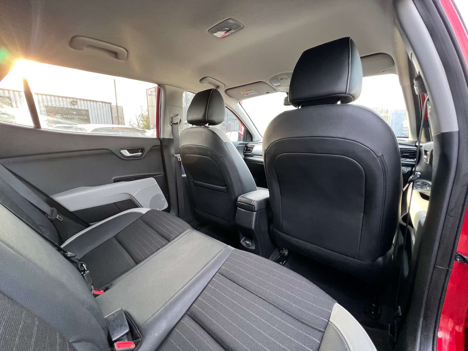 Used Kia Stonic 2018 for sale - 77022649: Photo 34