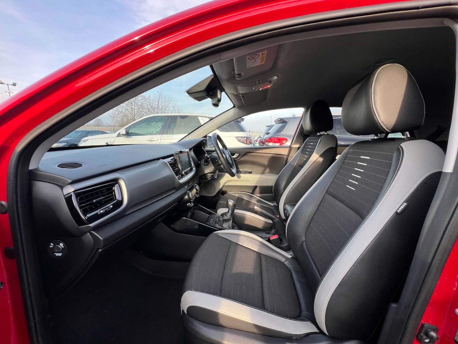 Used Kia Stonic 2018 for sale - 77022649: Photo 39