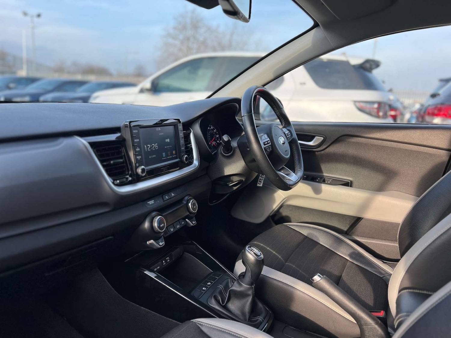 Used Kia Stonic 2018 for sale - 77022649: Photo 41