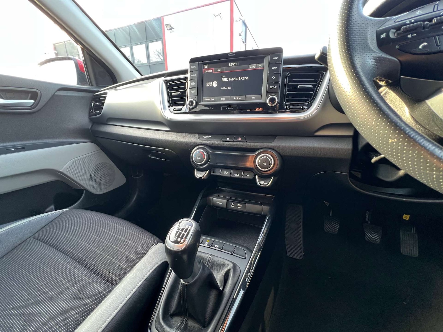 Used Kia Stonic 2018 for sale - 77022649: Photo 44