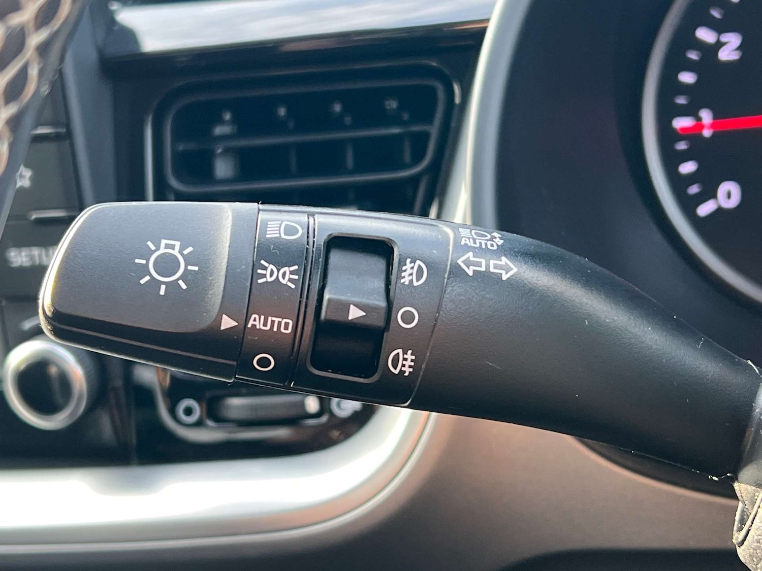 Used Kia Stonic 2018 for sale - 77022649: Photo 56