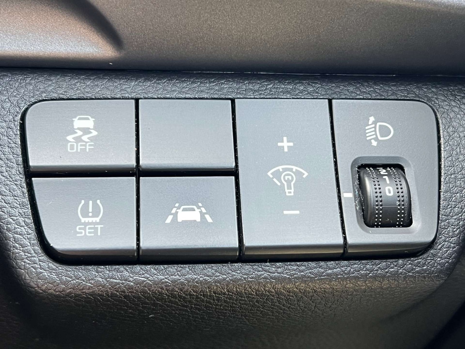 Used Kia Stonic 2018 for sale - 77022649: Photo 63