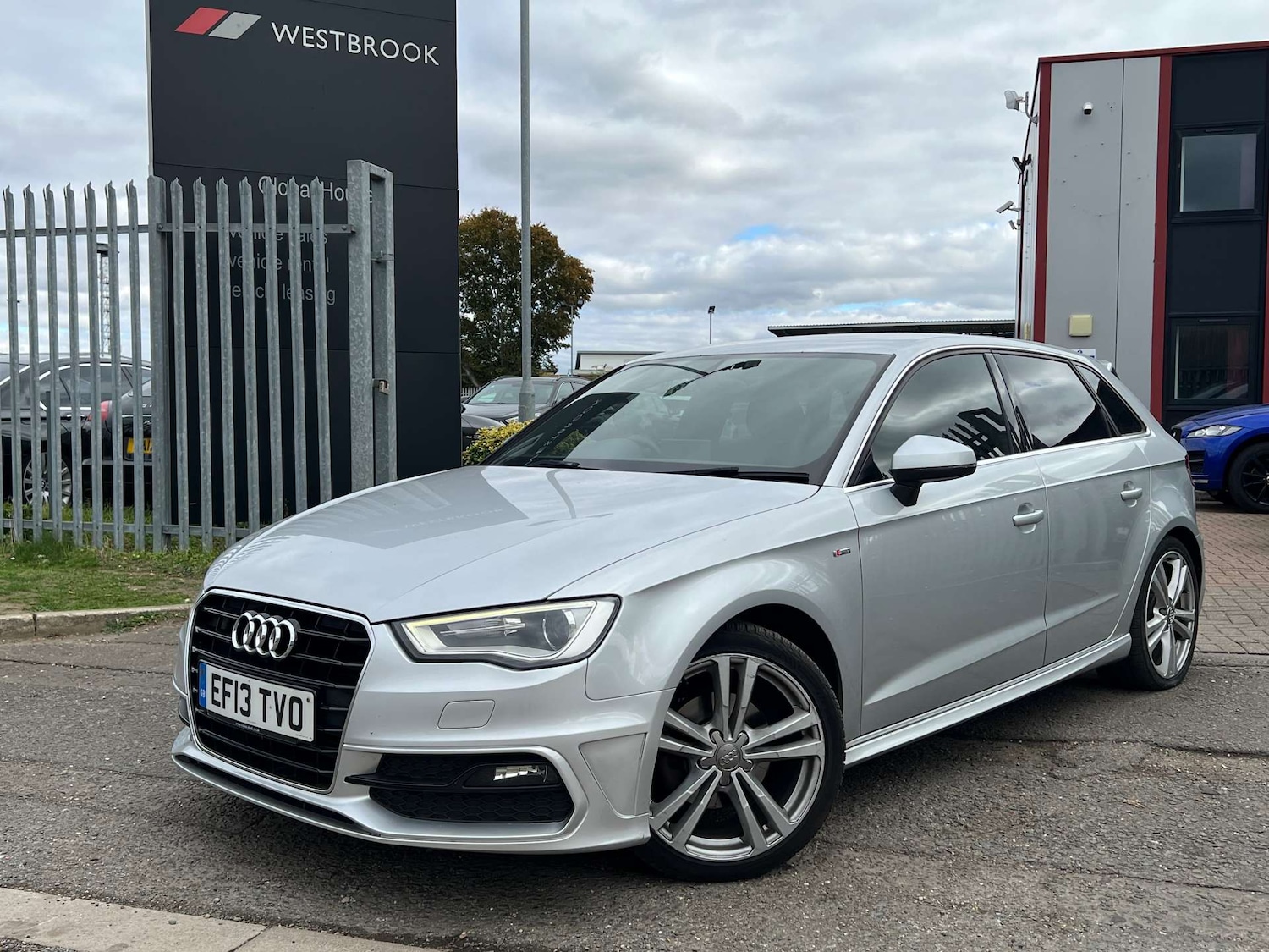 Used Audi A3 2013 for sale - 76220609: Photo 6