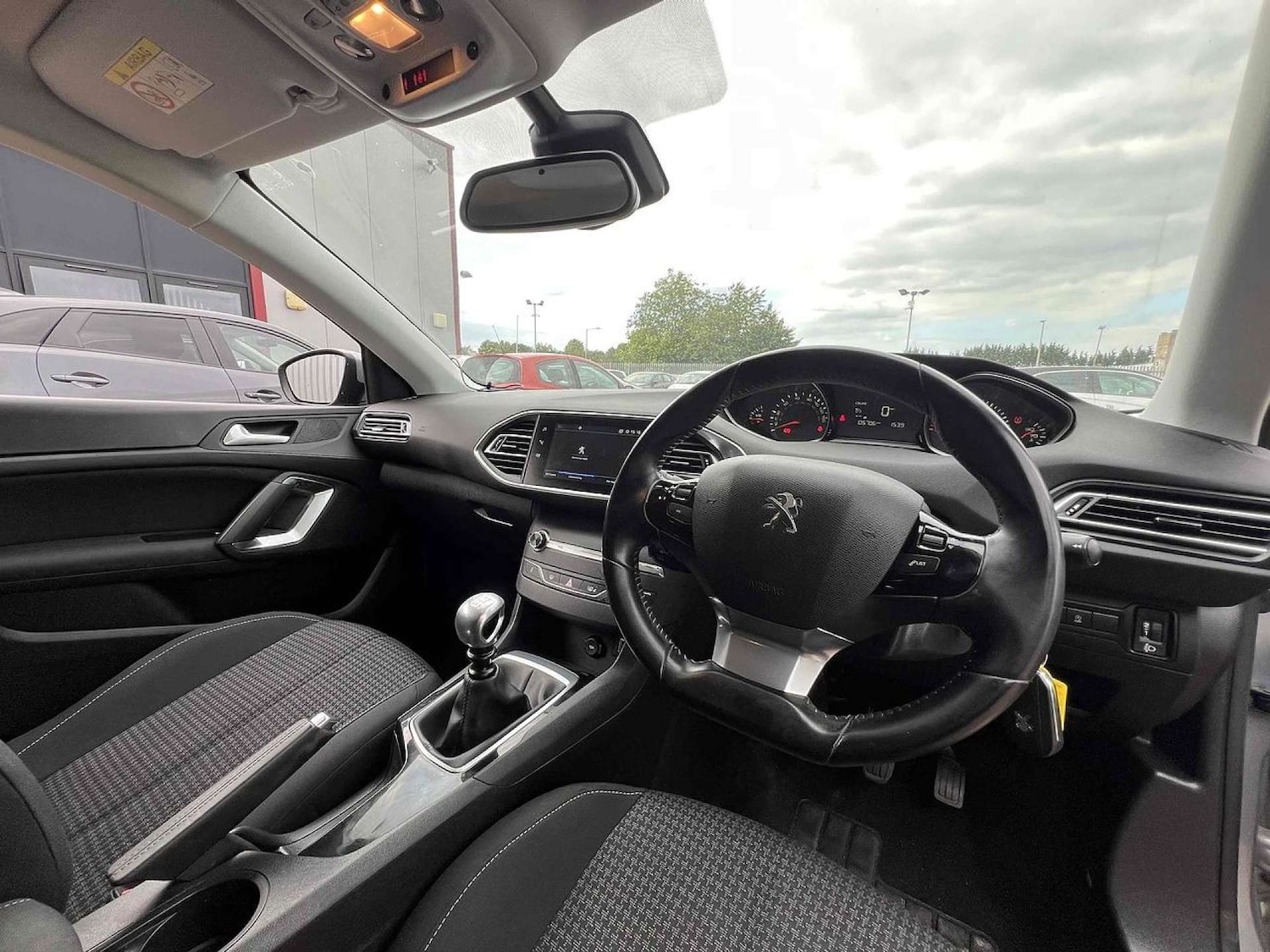 Used Peugeot 308 2019 for sale - 76601093: Photo 9