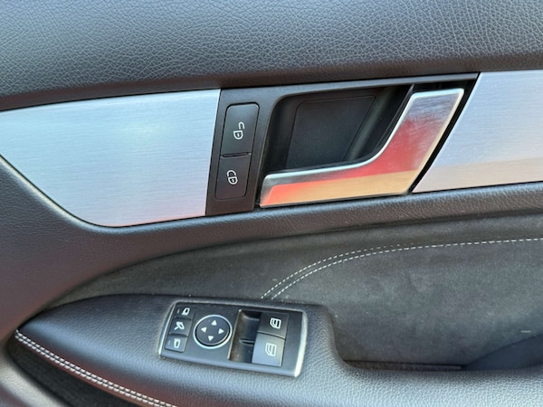 Used Mercedes-Benz C-Class 2015 for sale - 75569015: Photo 15