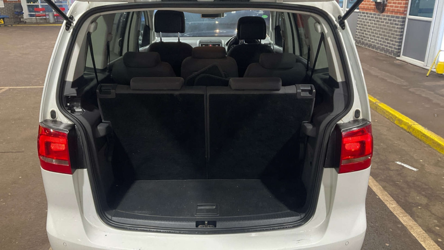 Used Volkswagen Touran 2014 for sale - 77571380: Photo 11