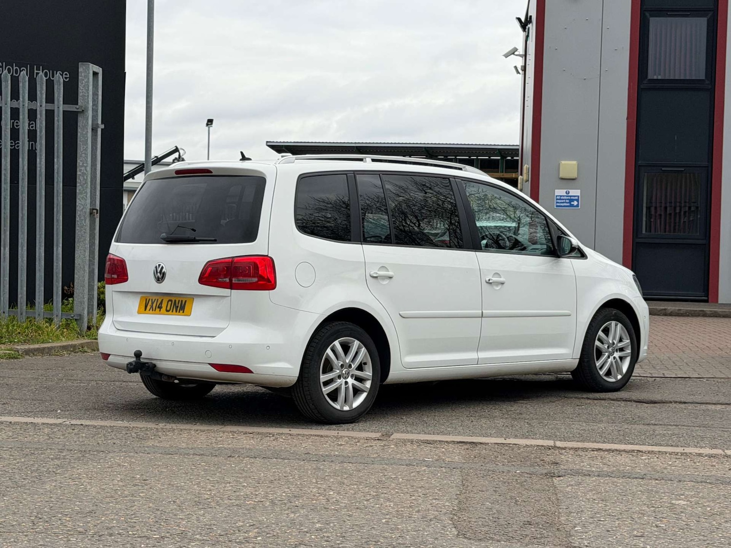 Used Volkswagen Touran 2014 for sale - 77571380: Photo 18