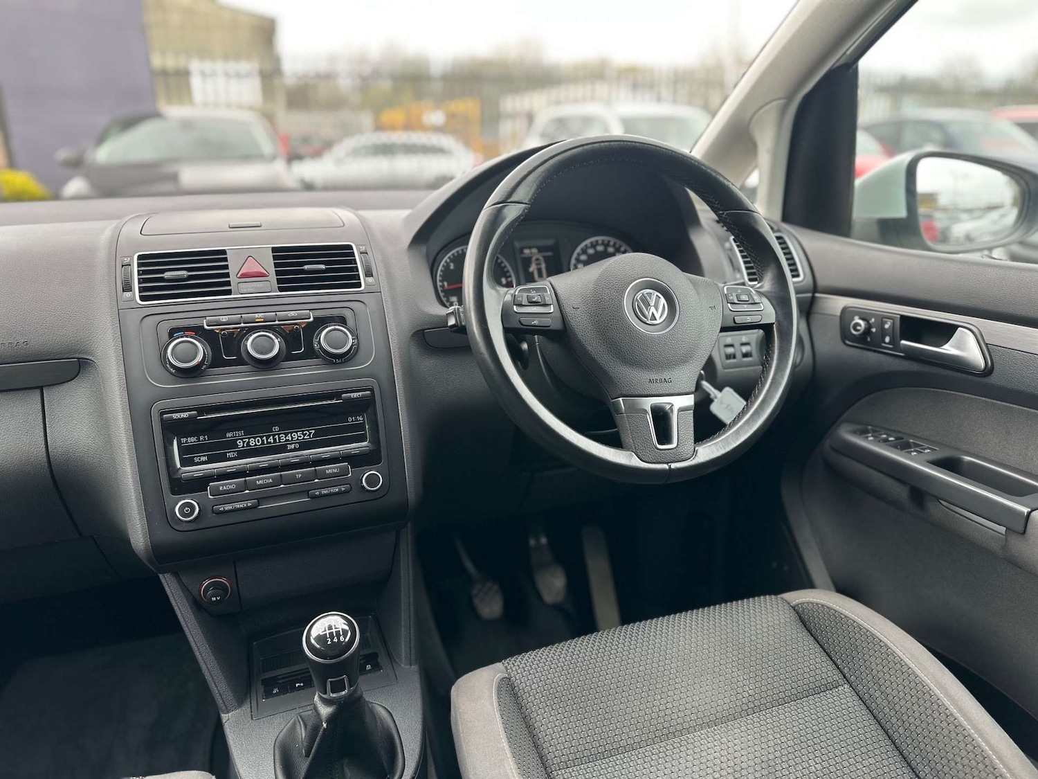 Used Volkswagen Touran 2014 for sale - 77571380: Photo 26