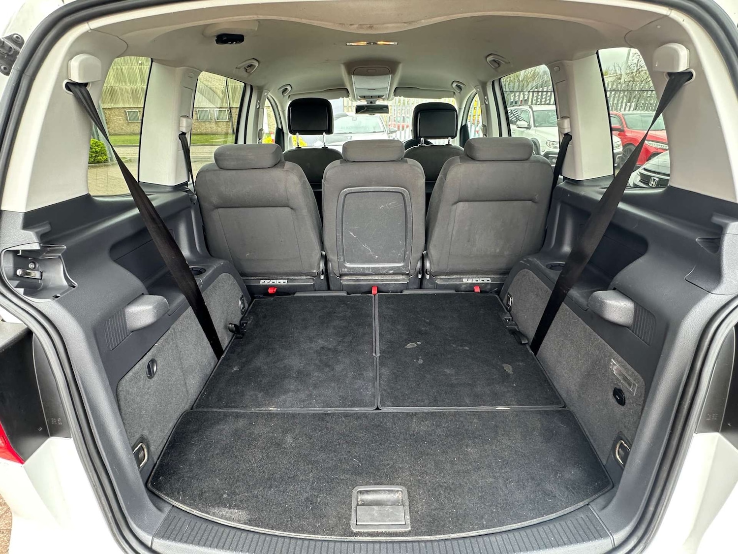 Used Volkswagen Touran 2014 for sale - 77571380: Photo 69