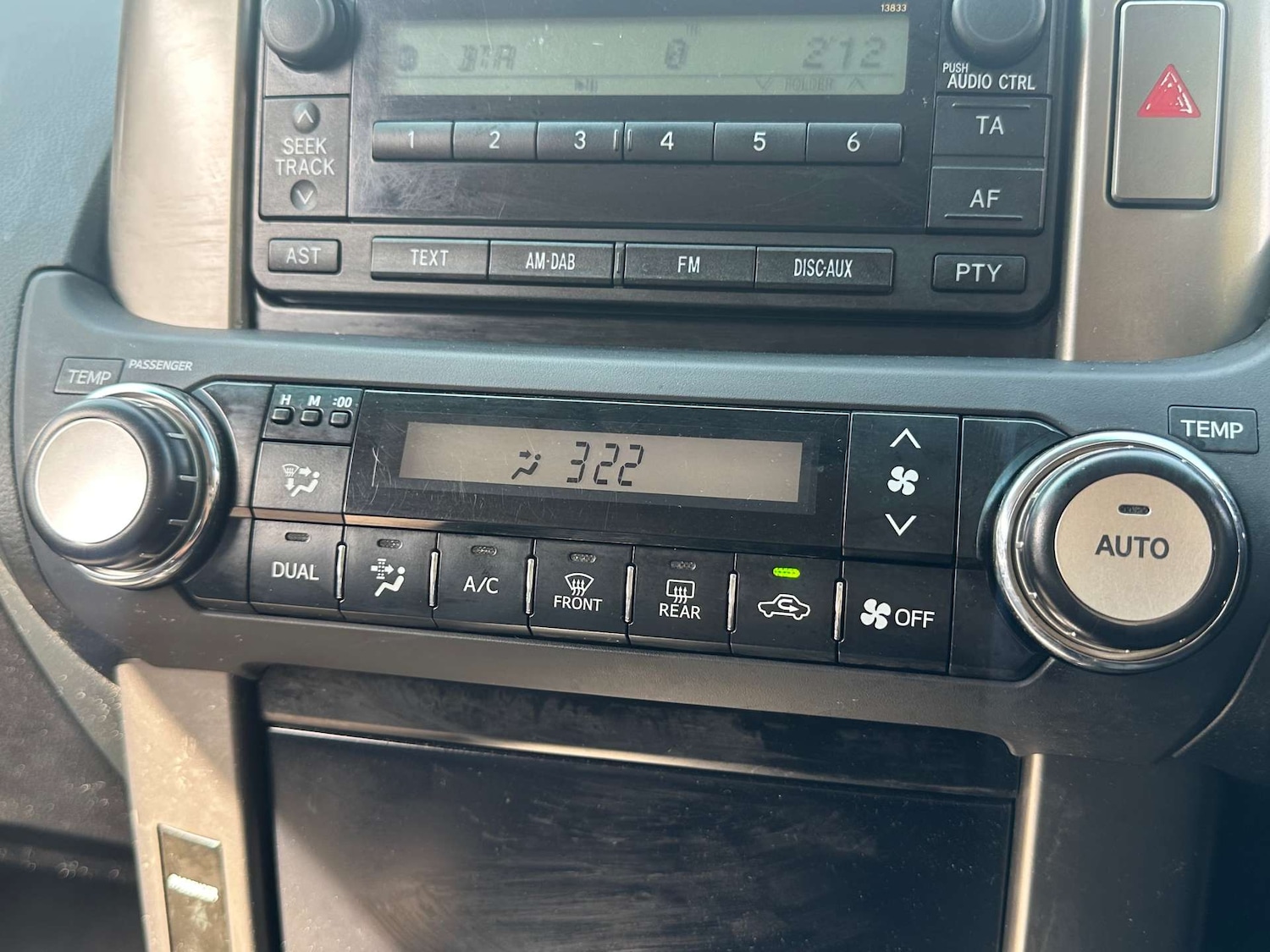 Used Toyota Land Cruiser 2011 for sale - 77492524: Photo 36