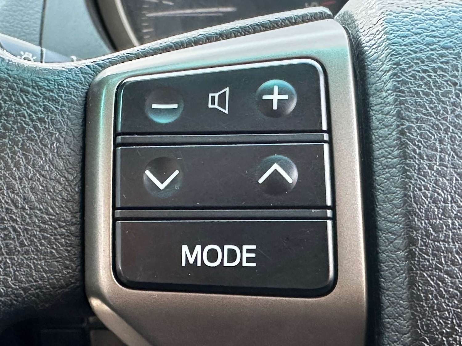 Used Toyota Land Cruiser 2011 for sale - 77492524: Photo 40