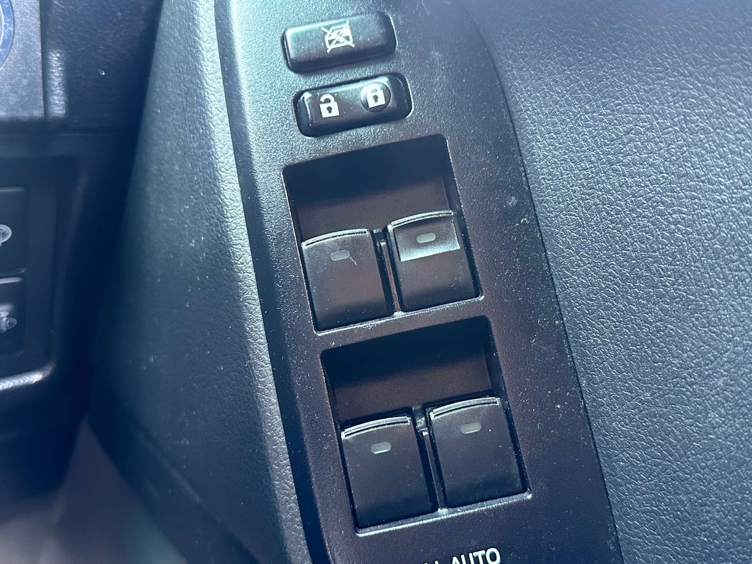 Used Toyota Land Cruiser 2011 for sale - 77492524: Photo 51