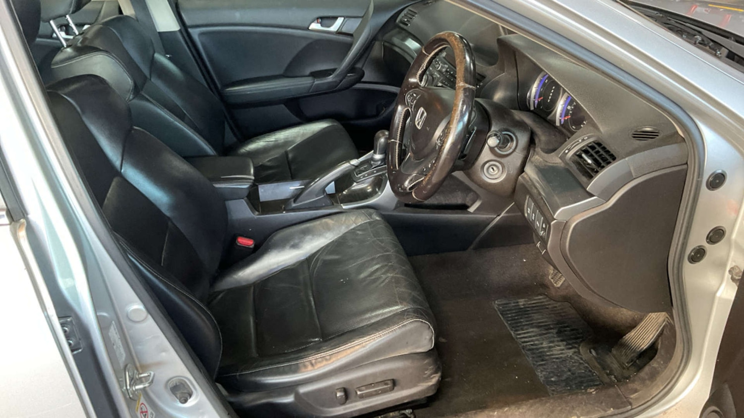 Used Honda Accord 2012 for sale - 76863464: Photo 9