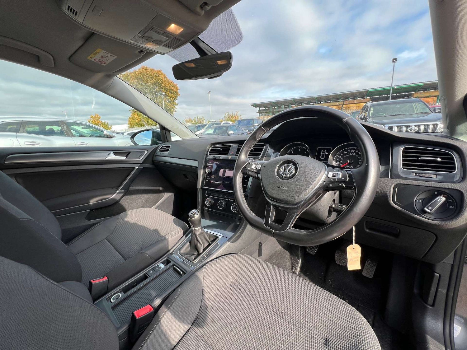 Used Volkswagen Golf 2017 for sale - 76263500: Photo 20