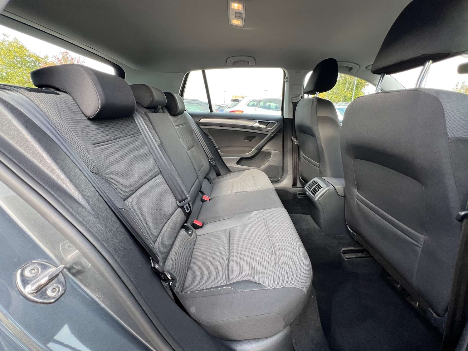 Used Volkswagen Golf 2017 for sale - 76263500: Photo 26