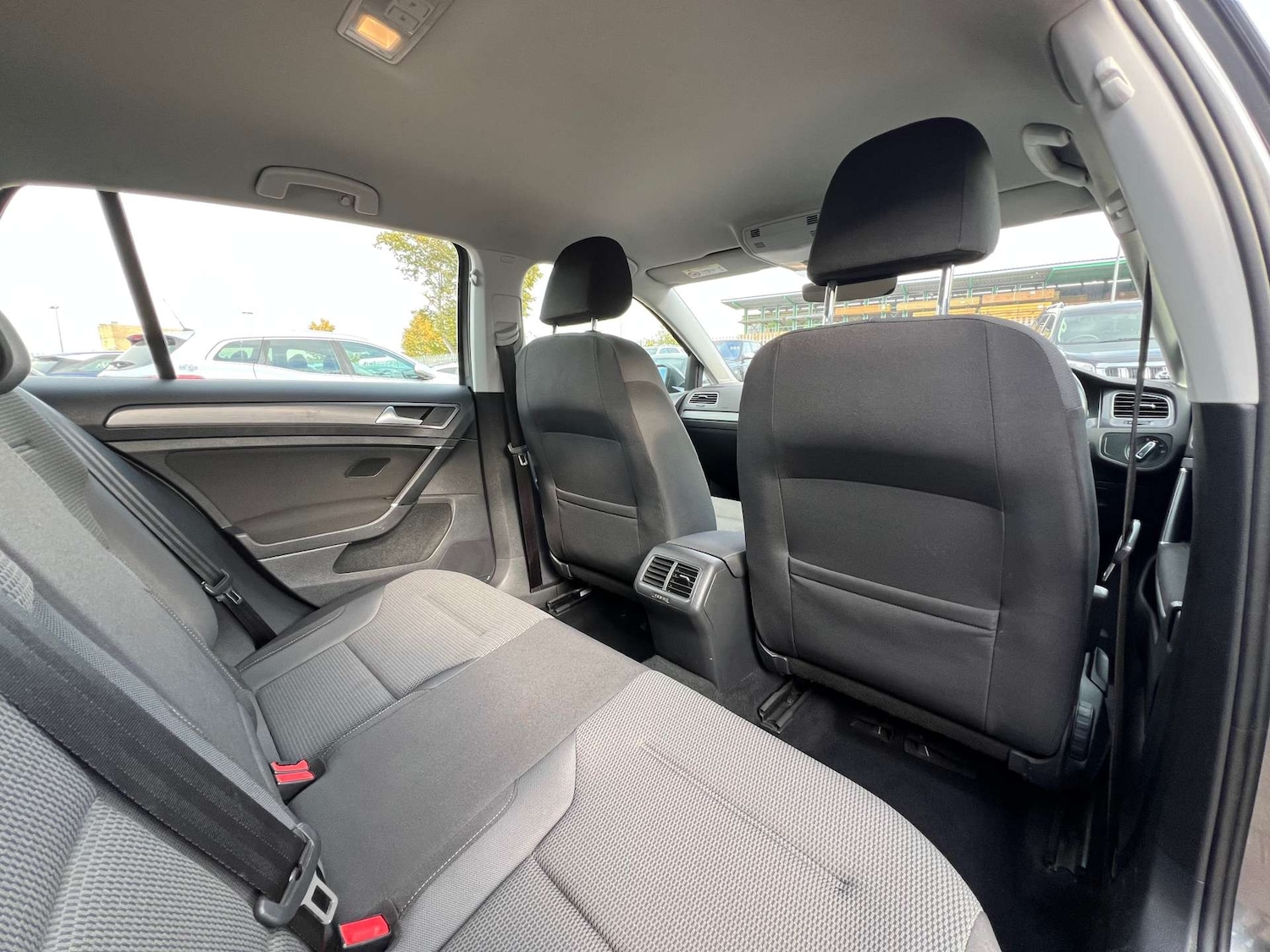 Used Volkswagen Golf 2017 for sale - 76263500: Photo 27