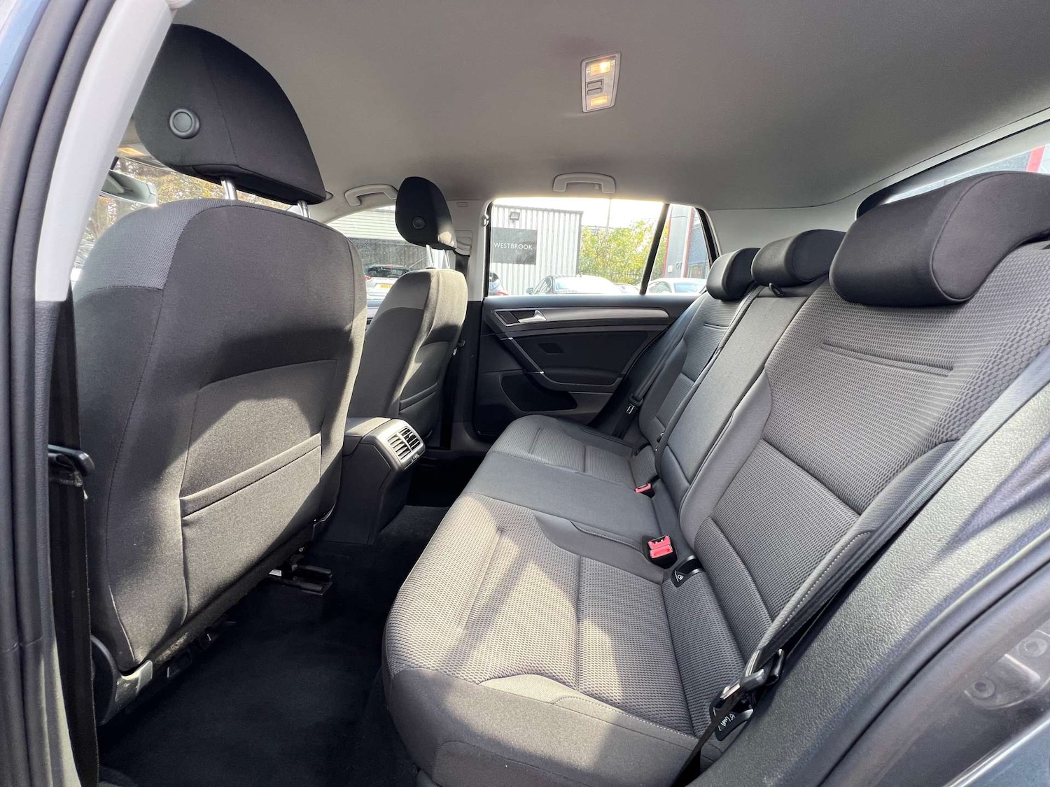 Used Volkswagen Golf 2017 for sale - 76263500: Photo 29