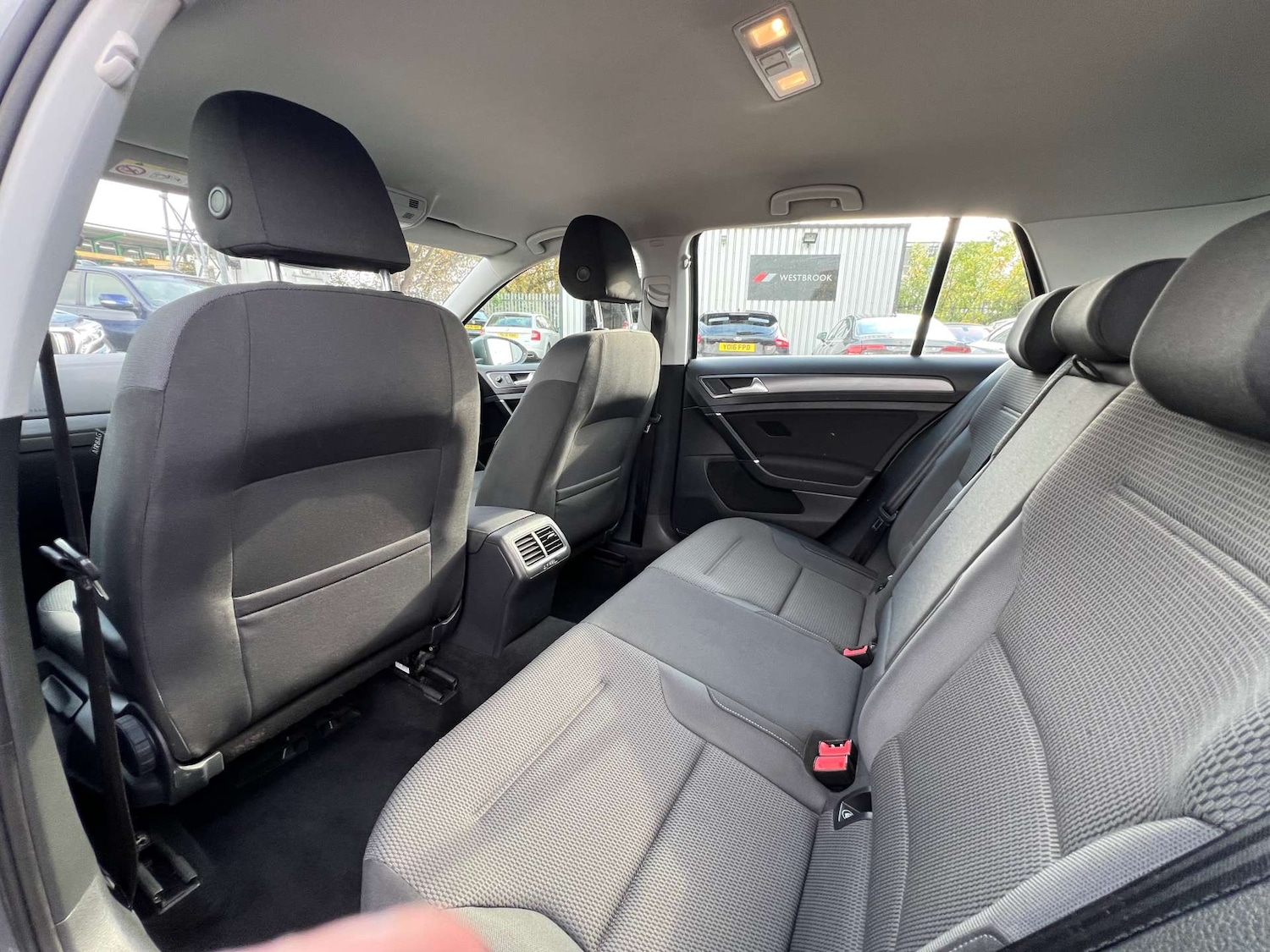 Used Volkswagen Golf 2017 for sale - 76263500: Photo 30