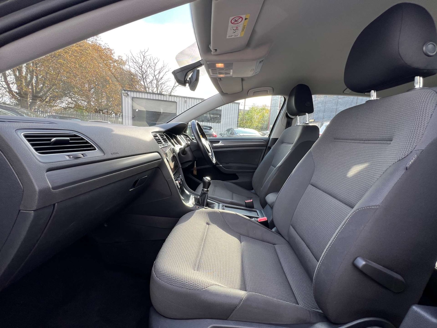 Used Volkswagen Golf 2017 for sale - 76263500: Photo 32
