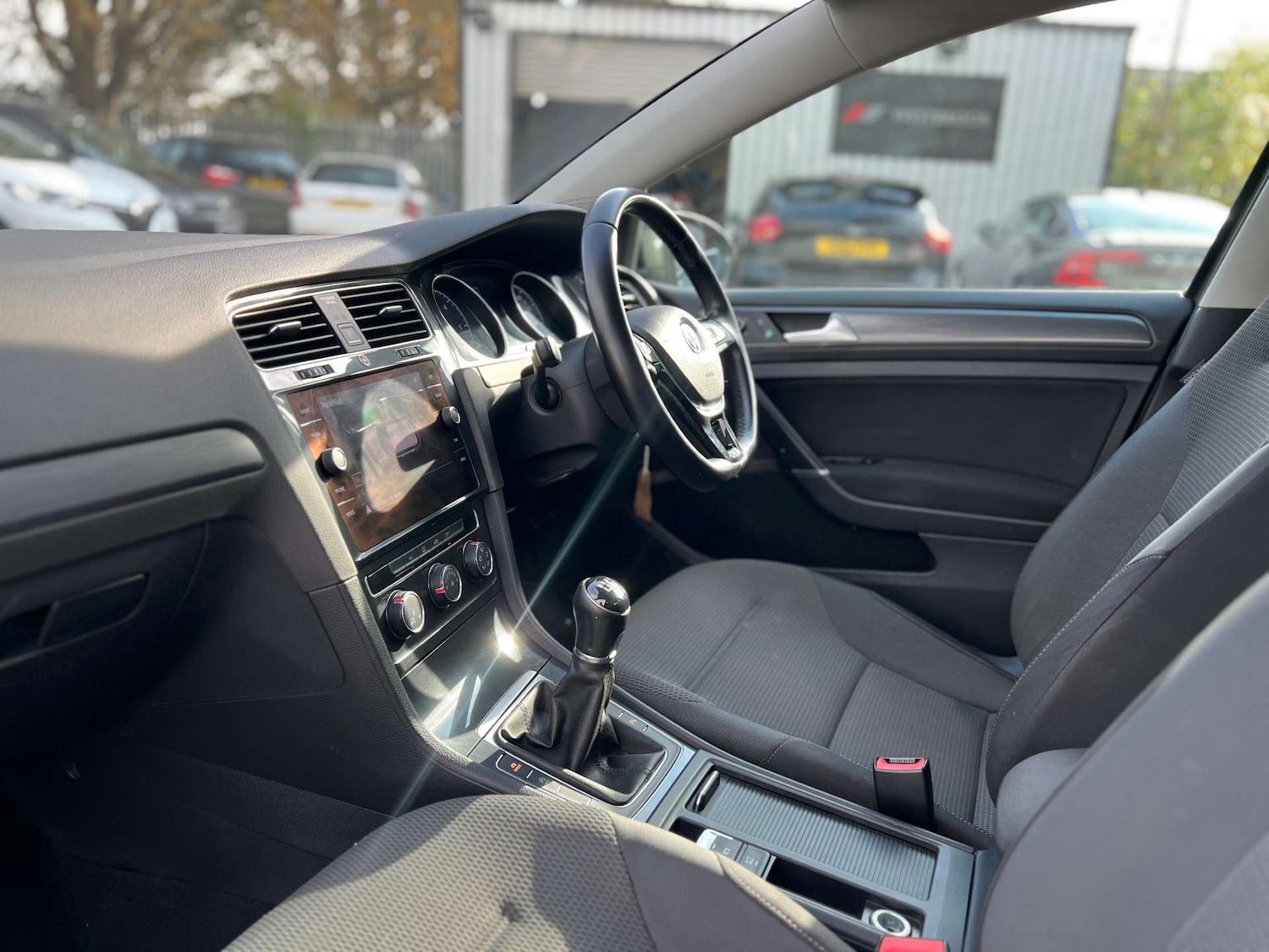 Used Volkswagen Golf 2017 for sale - 76263500: Photo 34