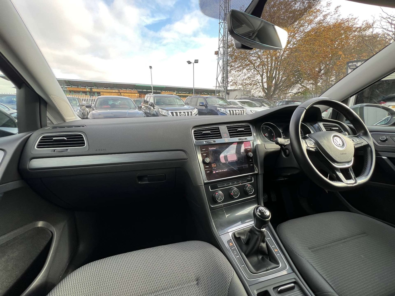 Used Volkswagen Golf 2017 for sale - 76263500: Photo 36