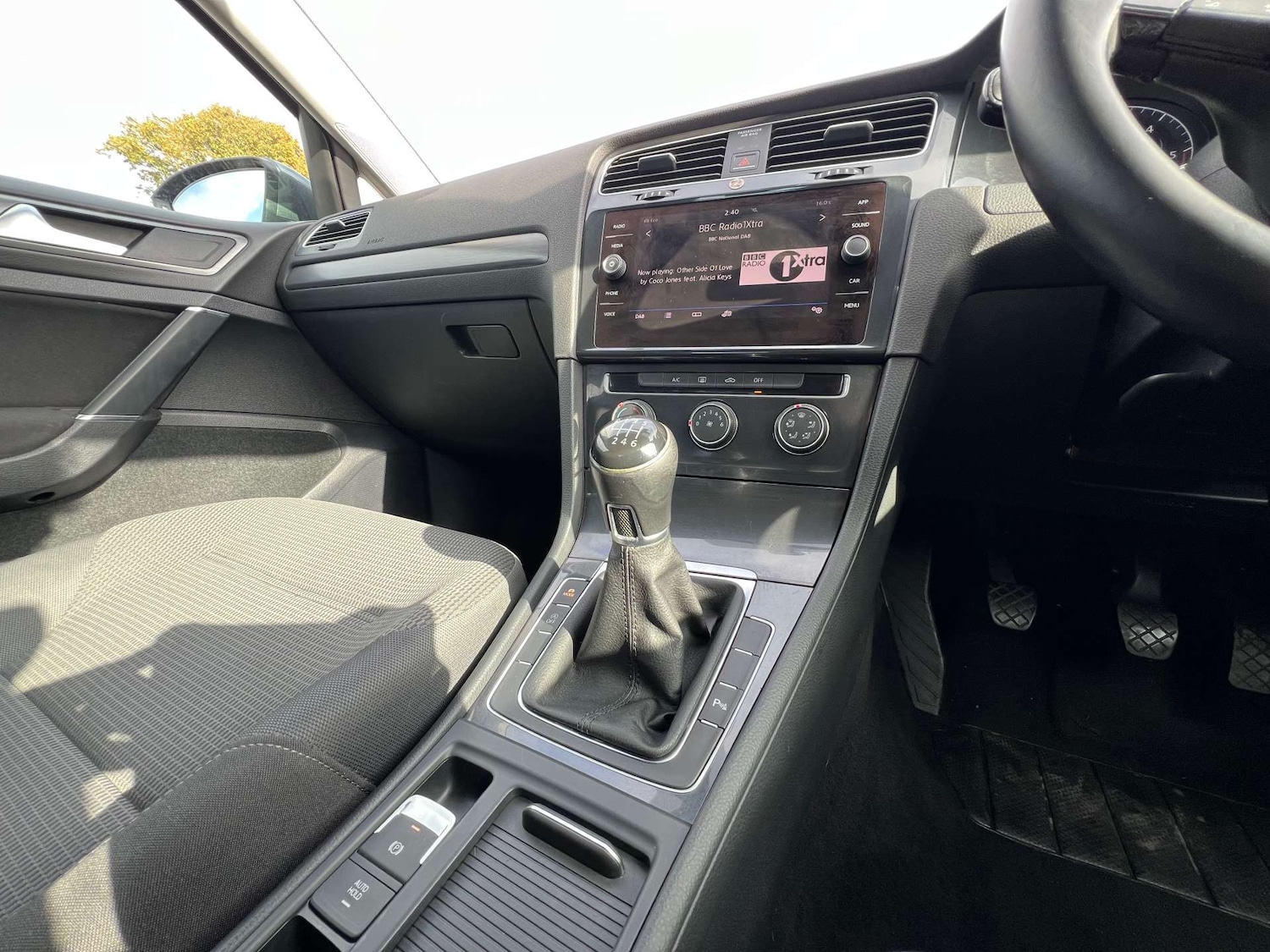 Used Volkswagen Golf 2017 for sale - 76263500: Photo 37