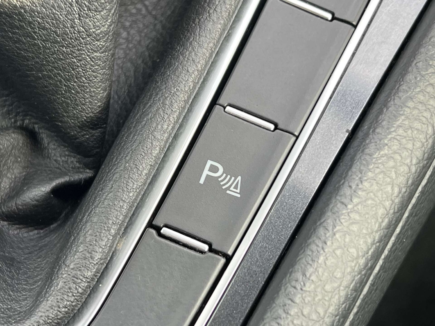 Used Volkswagen Golf 2017 for sale - 76263500: Photo 40