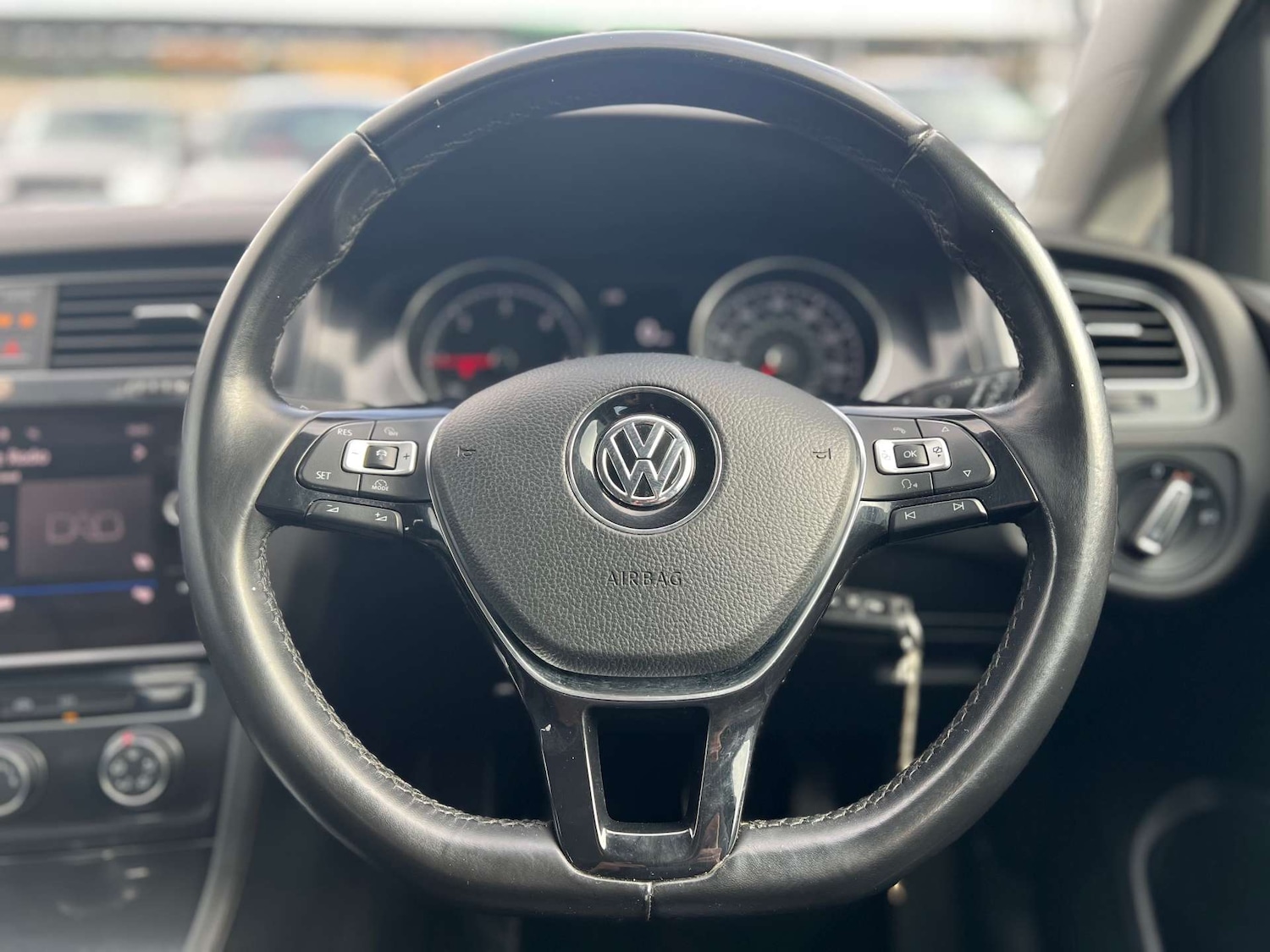 Used Volkswagen Golf 2017 for sale - 76263500: Photo 57