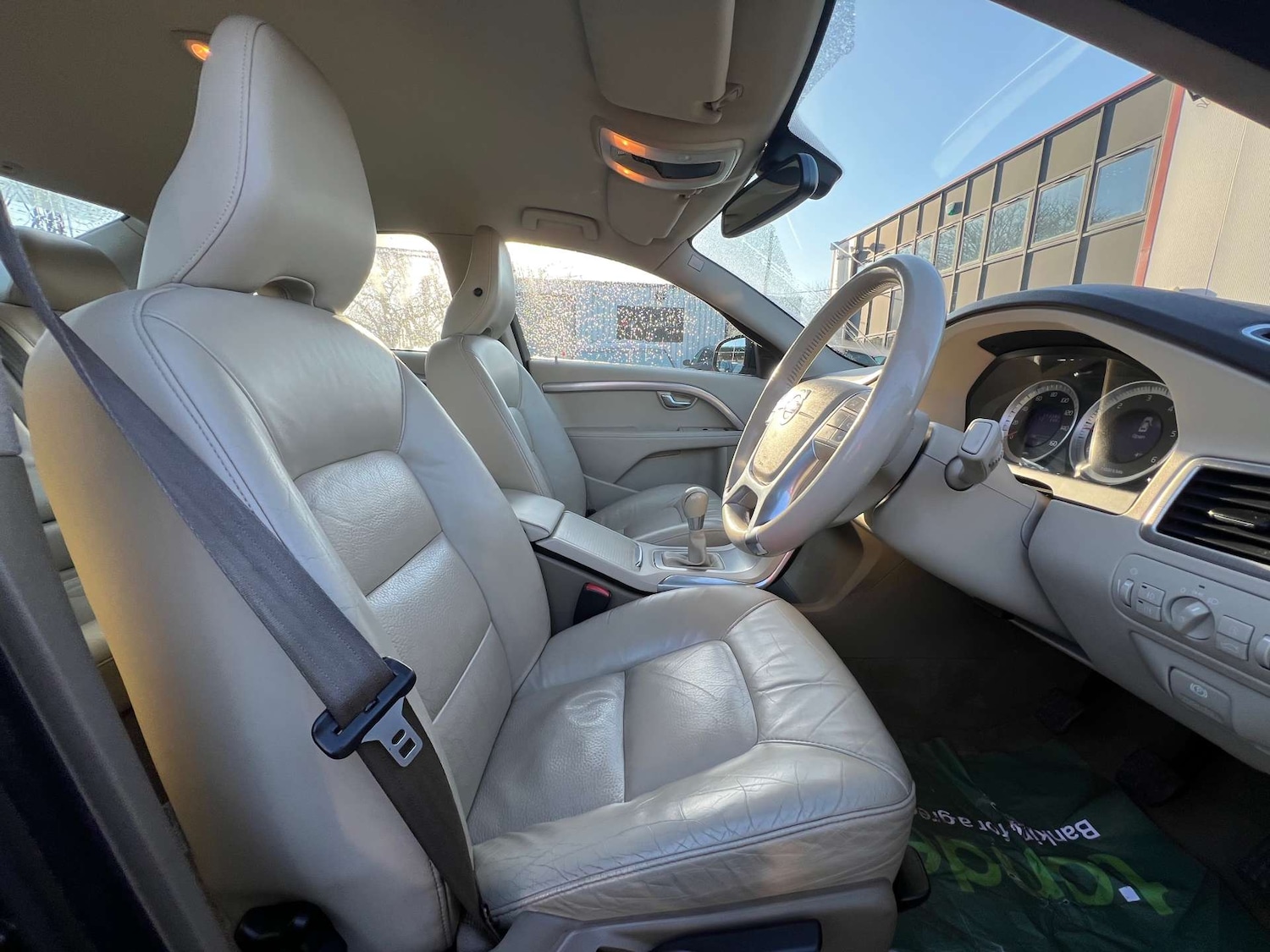 Used Volvo S80 2010 for sale - 77038553: Photo 32