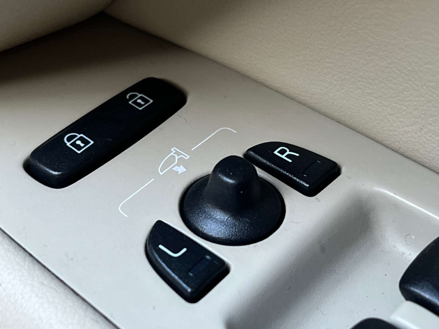 Used Volvo S80 2010 for sale - 77038553: Photo 66