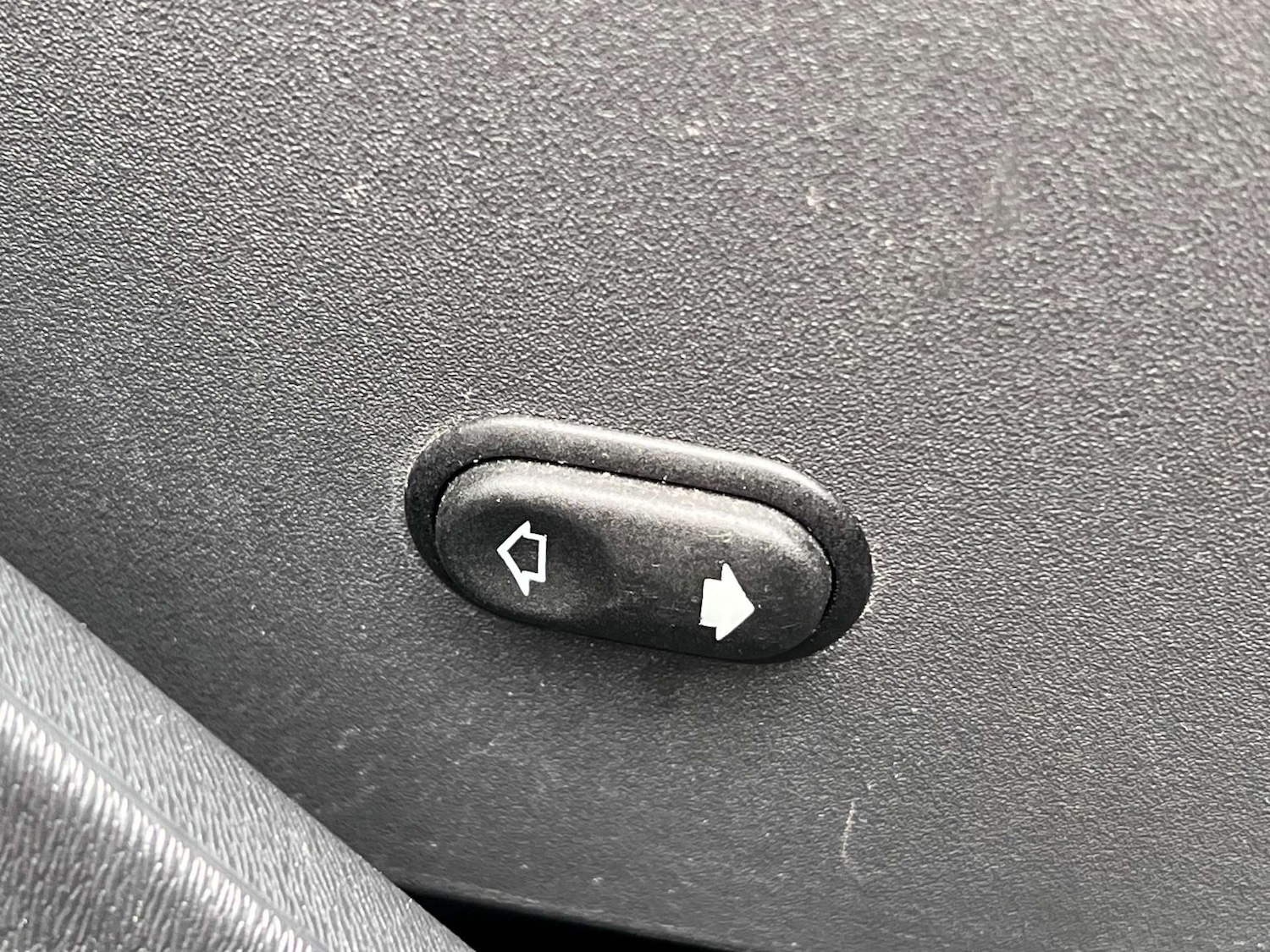 Used Volvo V60 2015 for sale - 75750237: Photo 25