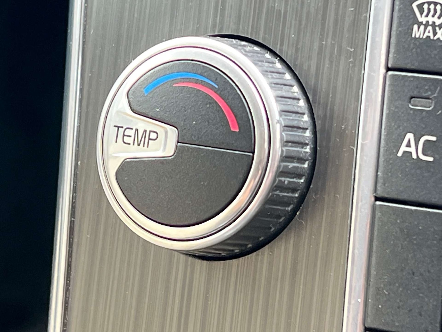 Used Volvo V60 2015 for sale - 75750237: Photo 42