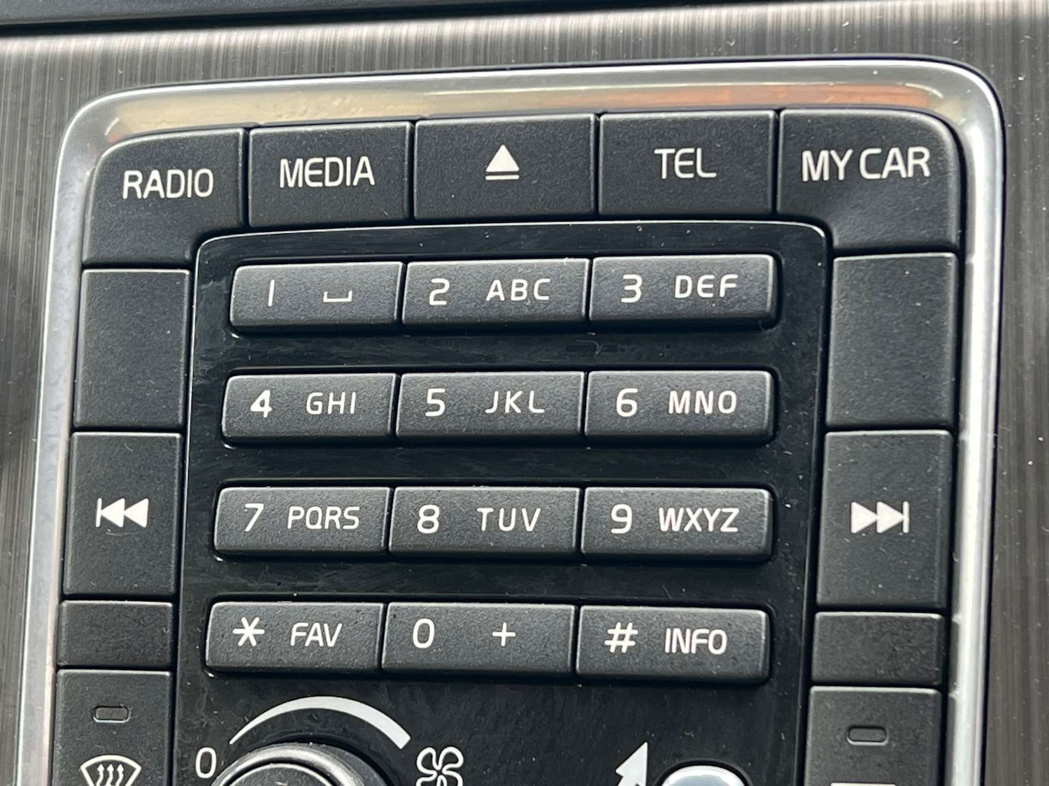 Used Volvo V60 2015 for sale - 75750237: Photo 47