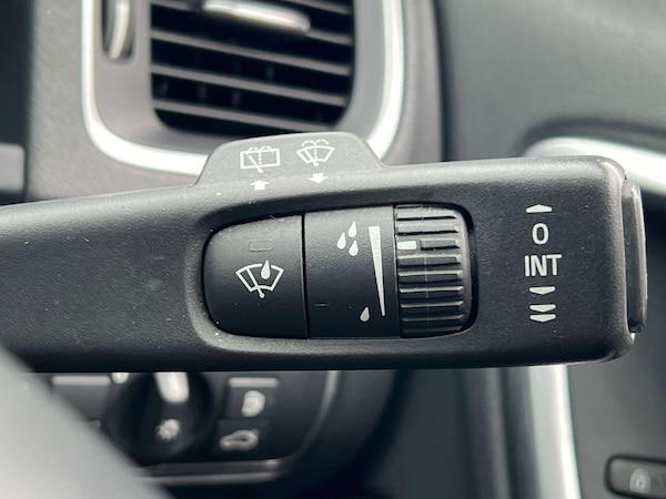 Used Volvo V60 2015 for sale - 75750237: Photo 59