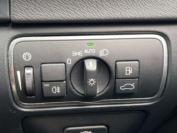 Used Volvo V60 2015 for sale - 75750237: Photo 61