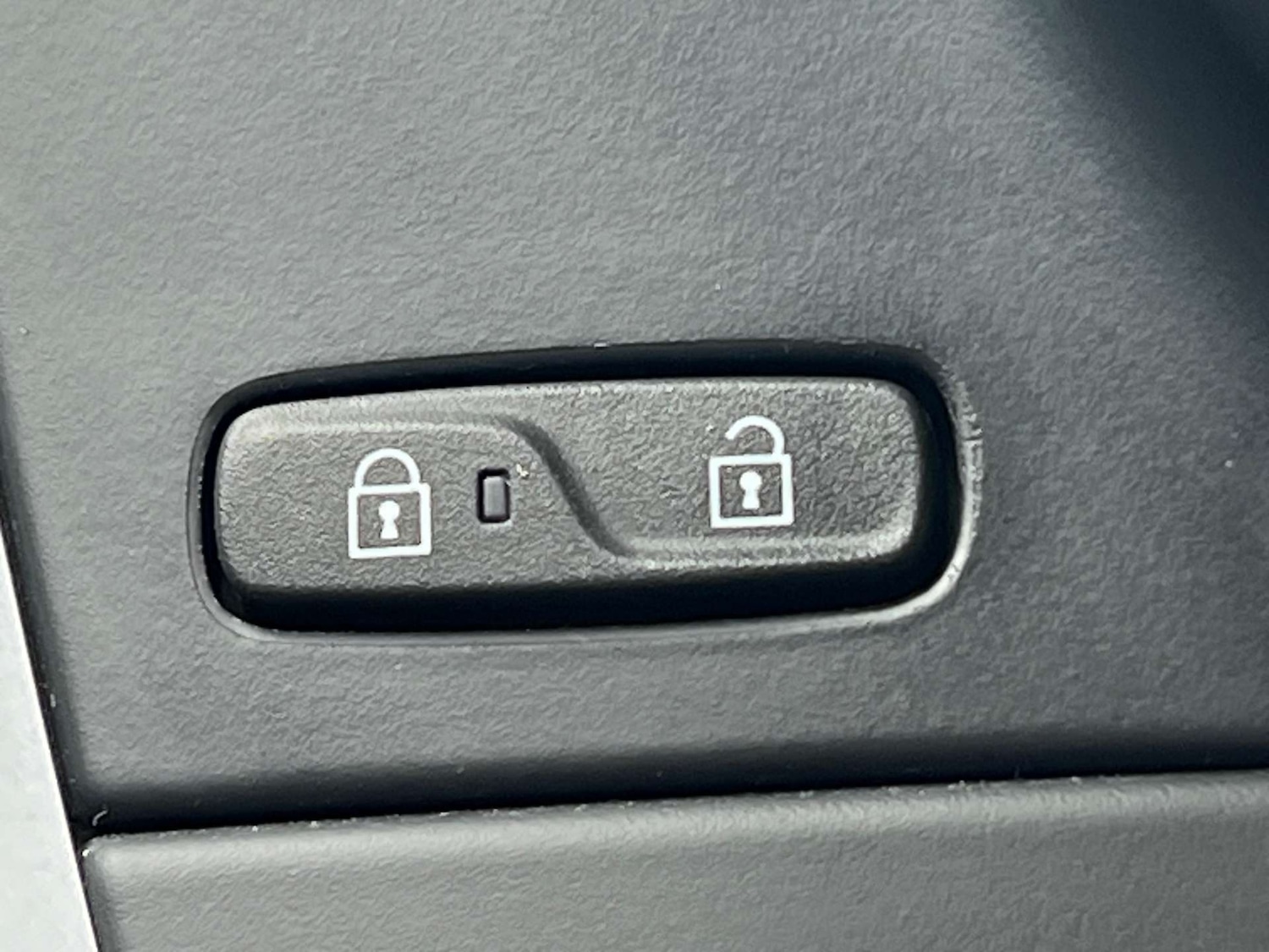 Used Volvo V60 2015 for sale - 75750237: Photo 63