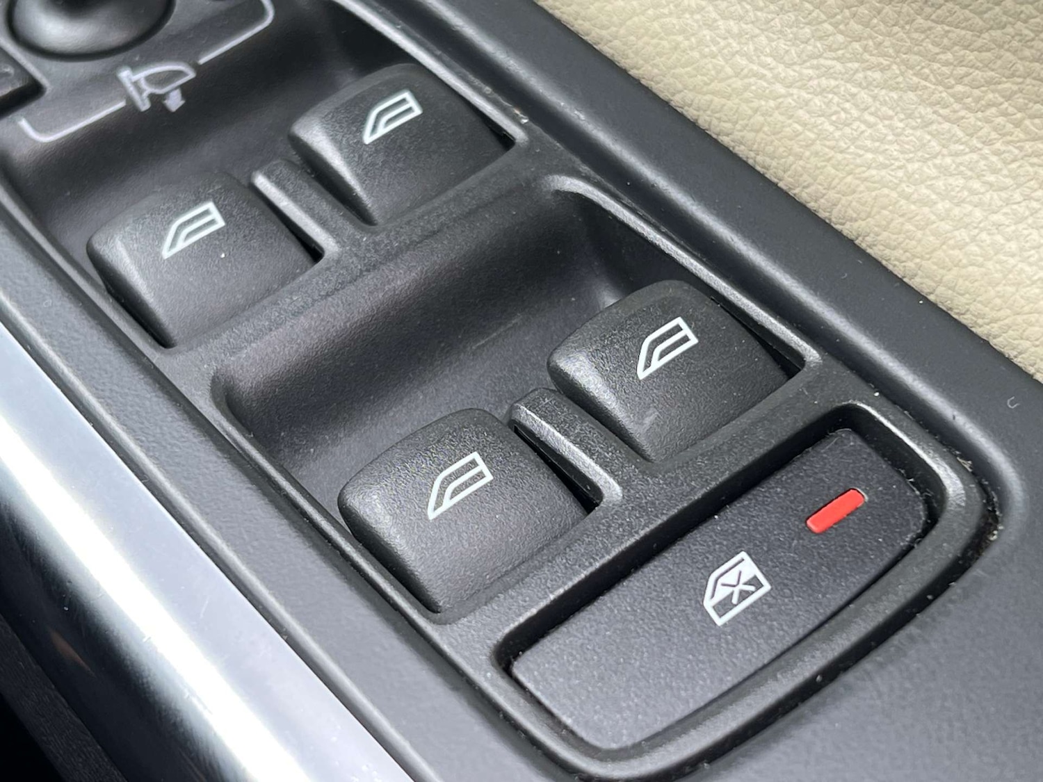 Used Volvo V60 2015 for sale - 75750237: Photo 66