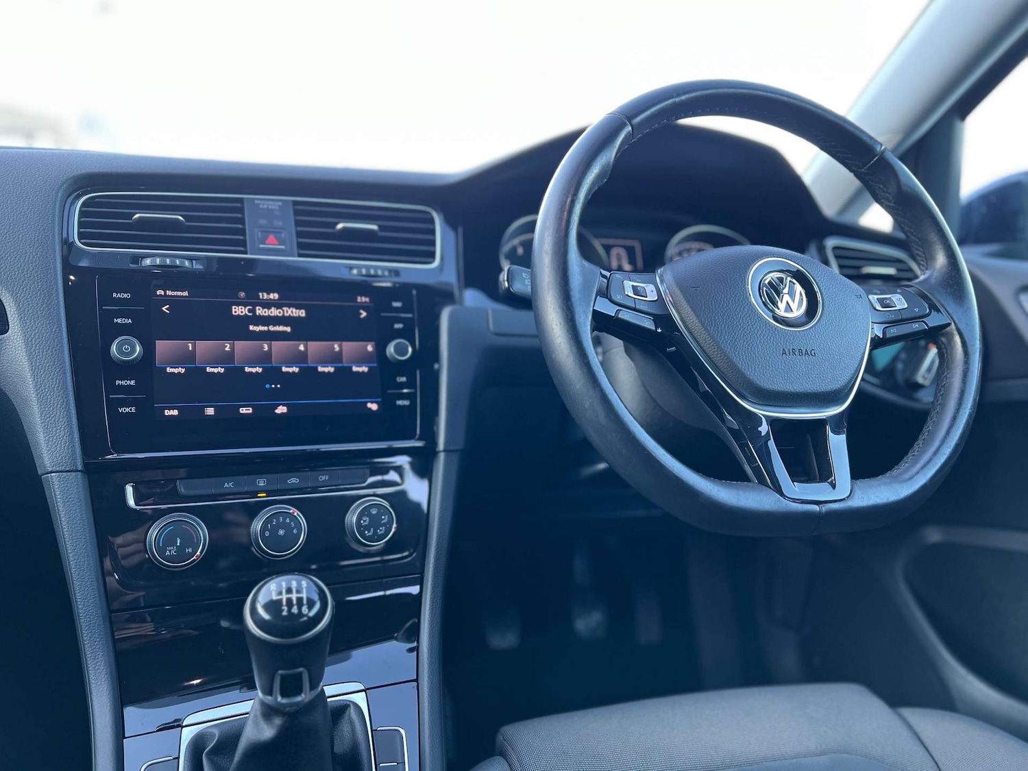 Used Volkswagen Golf 2018 for sale - 77025223: Photo 23