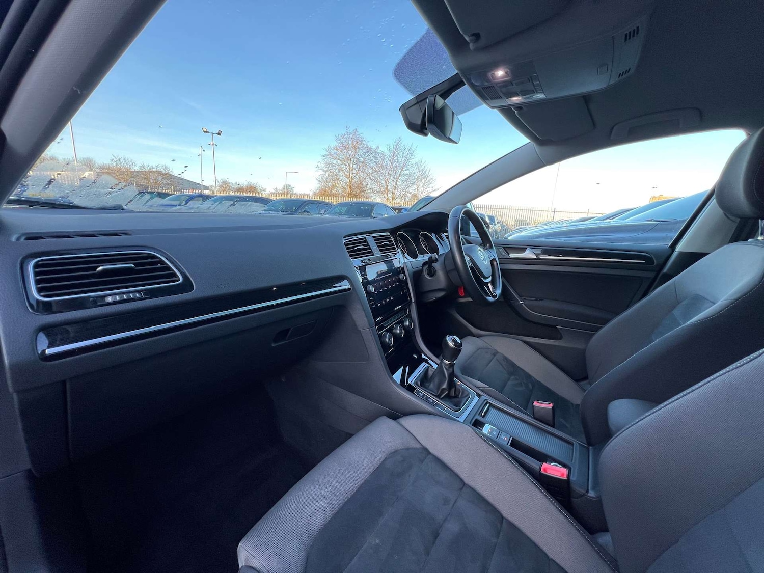 Used Volkswagen Golf 2018 for sale - 77025223: Photo 38