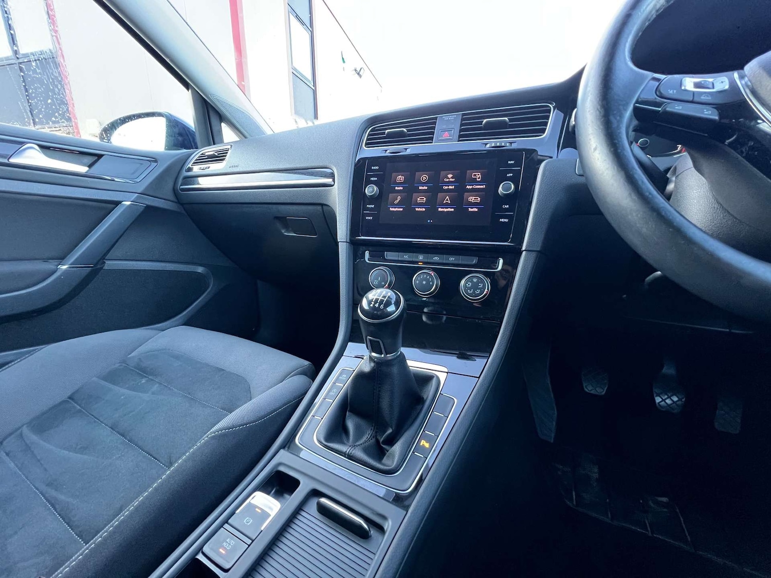 Used Volkswagen Golf 2018 for sale - 77025223: Photo 42