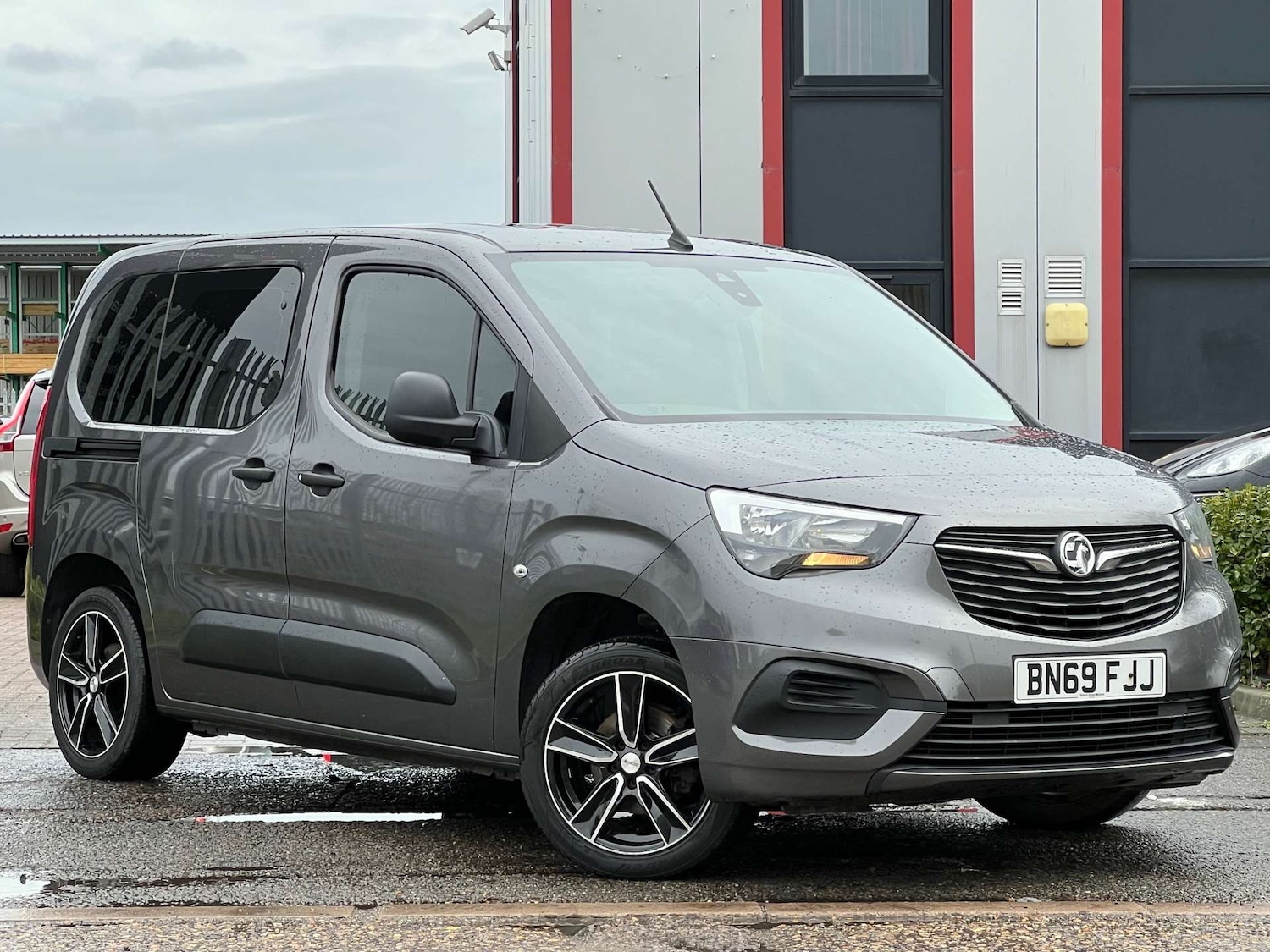 Used Vauxhall Combo Life 2019 for sale - 77662756: Photo 2