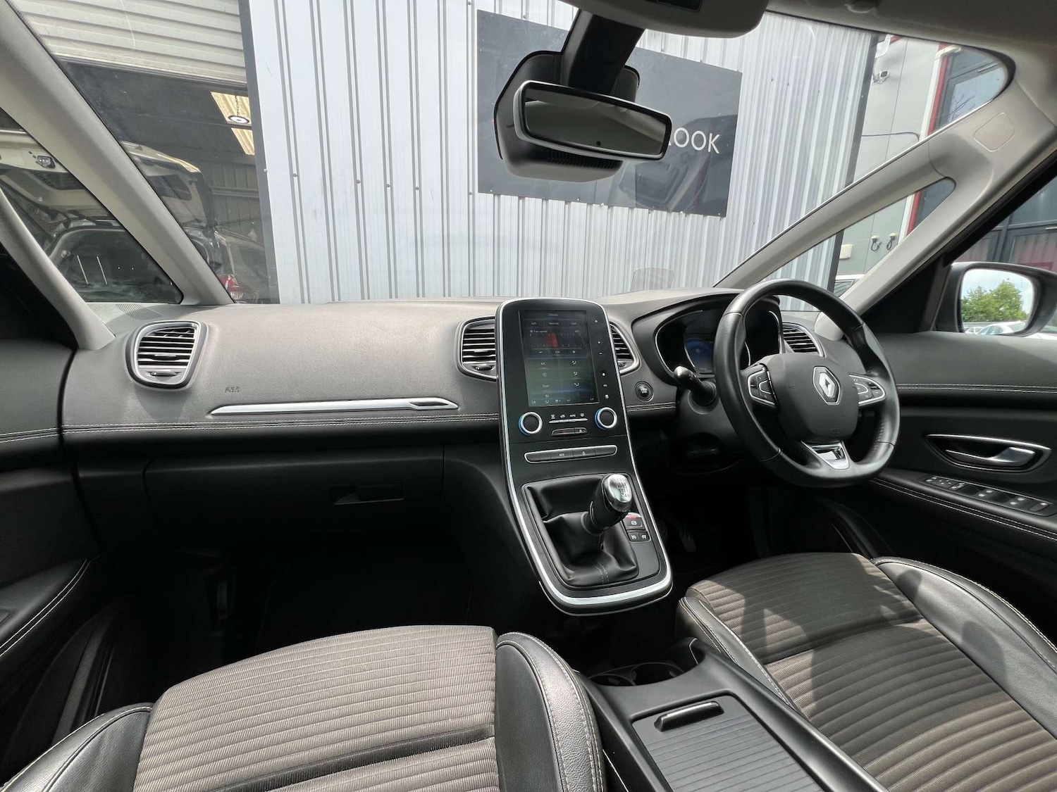 Used Renault Scenic 2017 for sale - 76601484: Photo 32