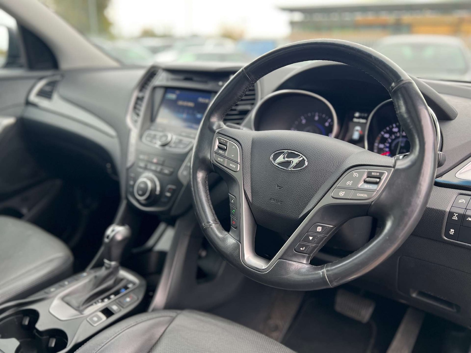 Used Hyundai Santa Fe 2015 for sale - 76274221: Photo 29