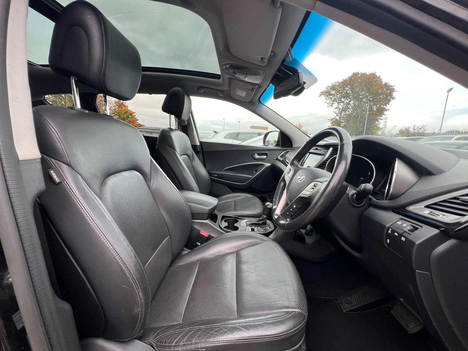 Used Hyundai Santa Fe 2015 for sale - 76274221: Photo 32