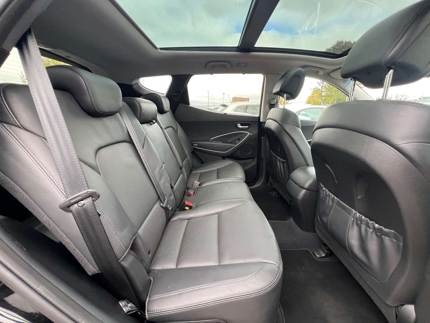 Used Hyundai Santa Fe 2015 for sale - 76274221: Photo 35