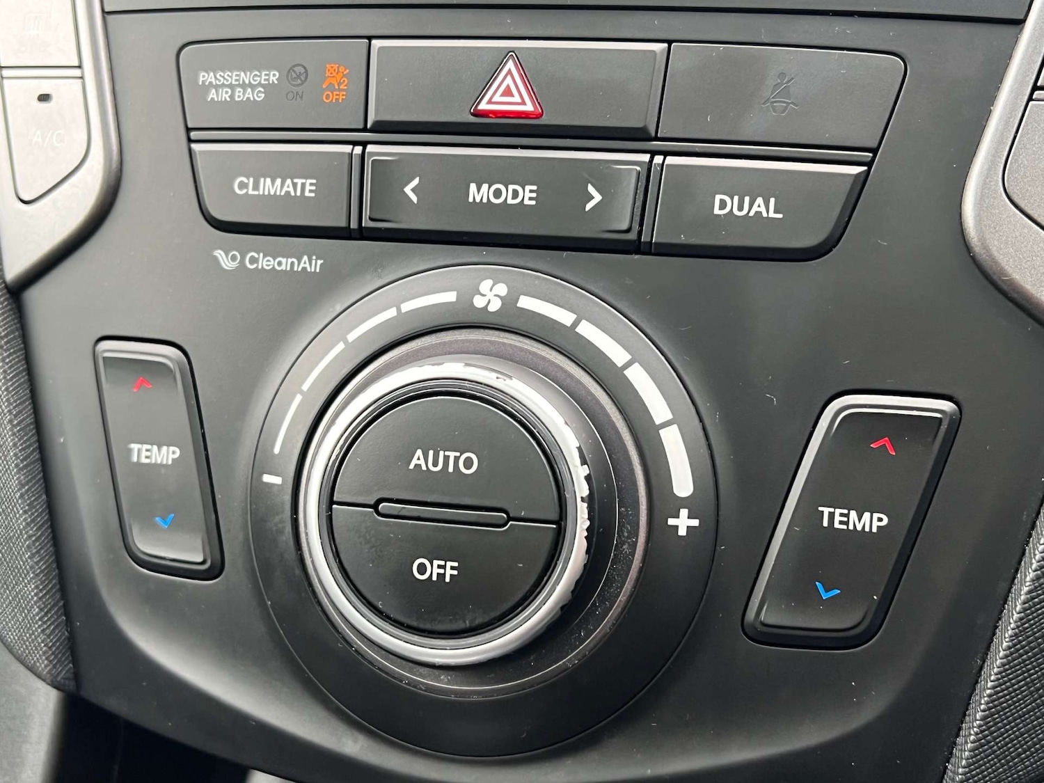 Used Hyundai Santa Fe 2015 for sale - 76274221: Photo 55