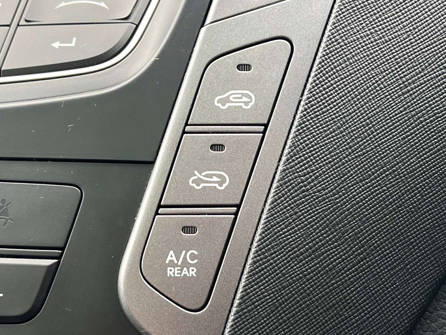 Used Hyundai Santa Fe 2015 for sale - 76274221: Photo 57